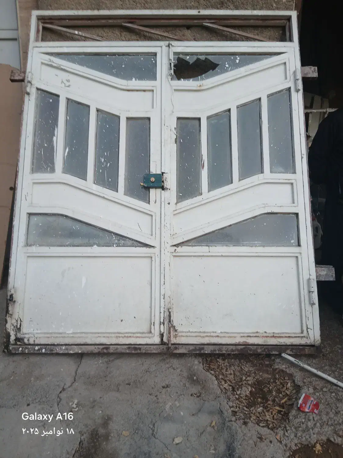 درب حیاطـ در حد نو|مصالح و تجهیزات ساختمان|کوهدشت, |دیوار