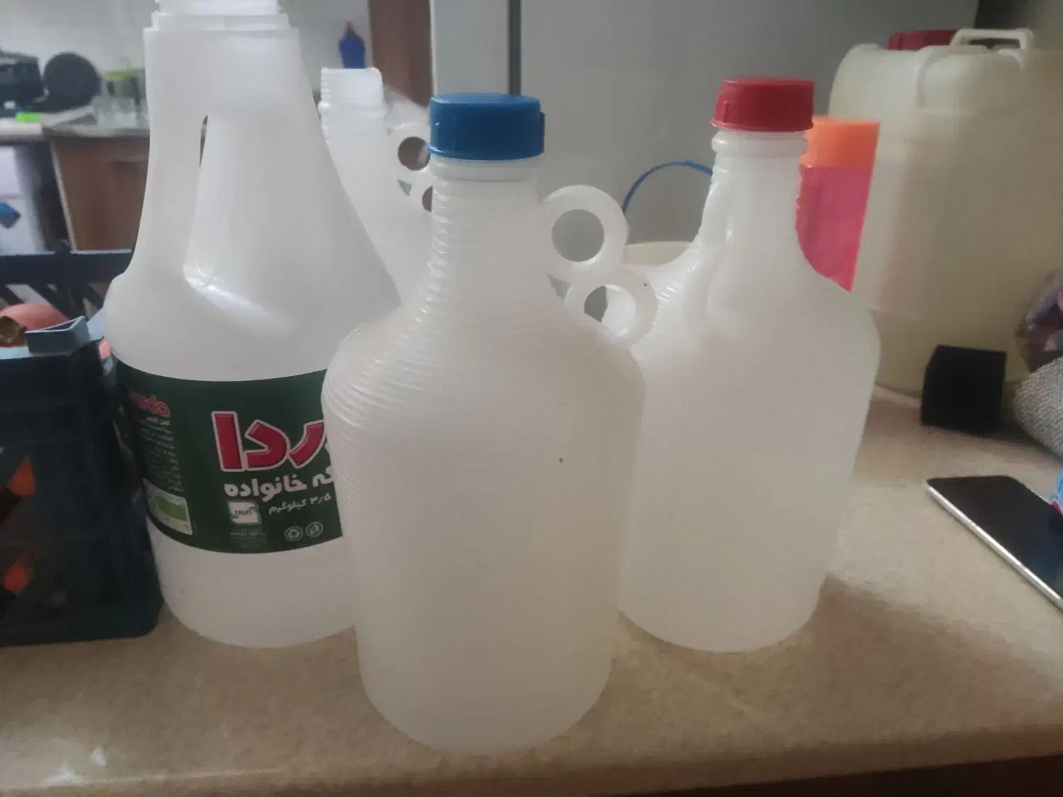 دبه های آب و عرقیجات کوچک|ظروف نگهدارنده، پلاستیکی، یک‌بارمصرف|تبریز, |دیوار