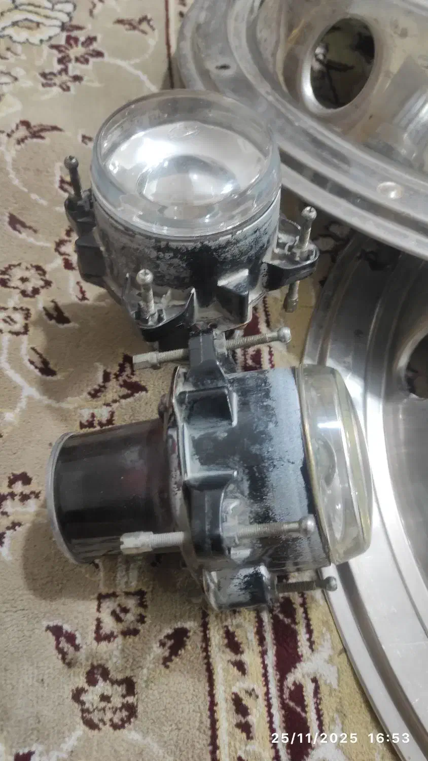 قالپاق اتوبوس اسکانیا همراه دوعدد لامپ لنزدار جلو|قطعات یدکی و لوازم جانبی|زاهدان, |دیوار