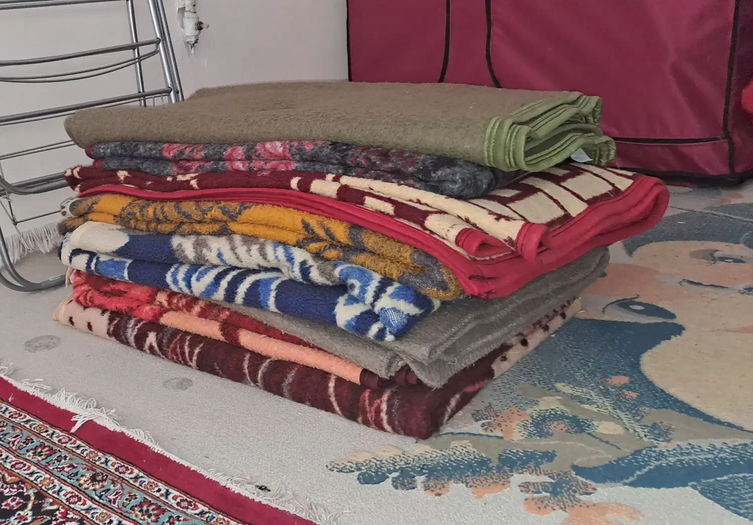 پتو|رختخواب، بالش، پتو|تیران, |دیوار