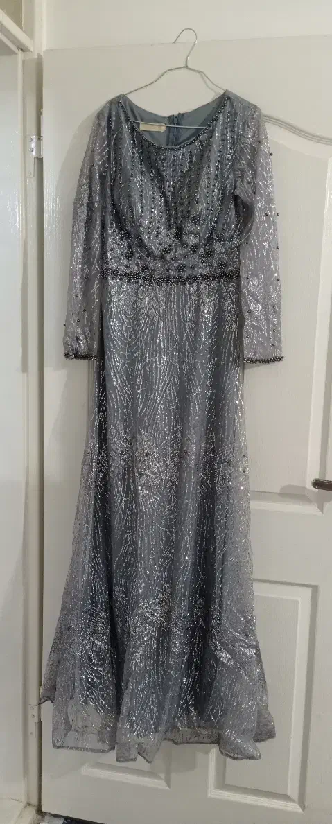 لباس مجلسی|لباس|سبزوار, قلعهنو دهزار|دیوار