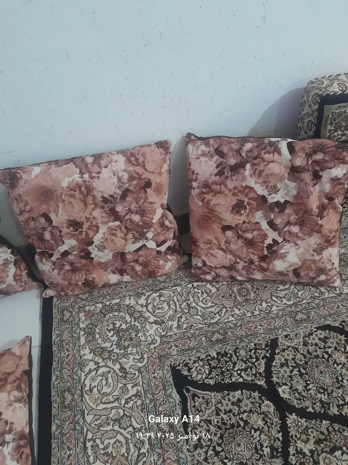 کوسن|رختخواب، بالش، پتو|کنگاور, |دیوار