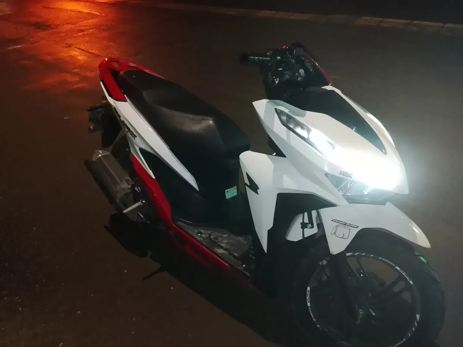 کلیک|موتورسیکلت|لالجین, |دیوار