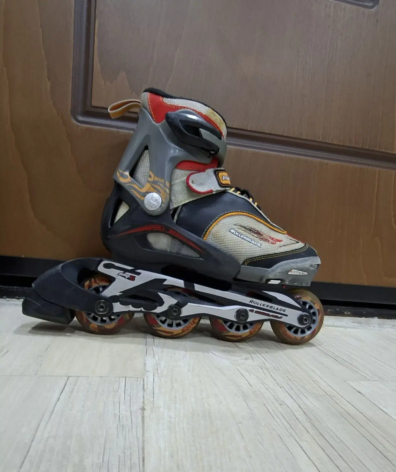 اسکیت Rollerblade|دوچرخه، اسکیت، اسکوتر|رشت, چله خانه|دیوار