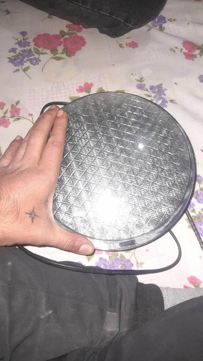 پرژکتور زیبا|لامپ و چراغ|فولادشهر, C8|دیوار