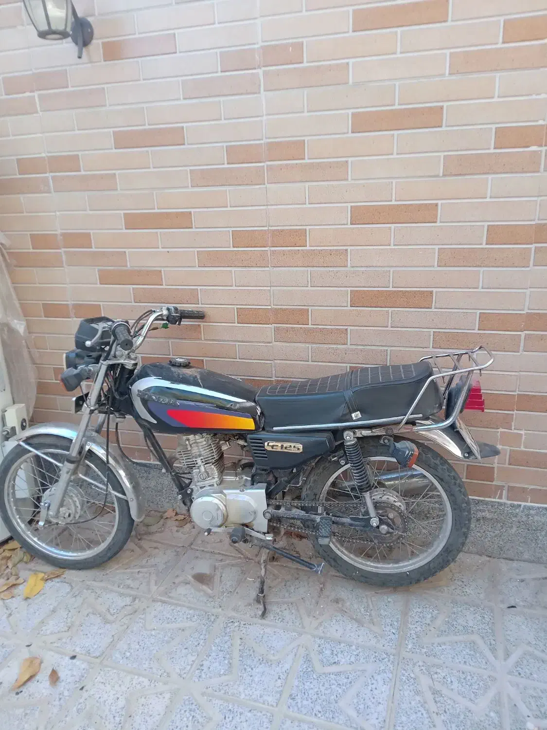 یک دستگاه موتور سیکلت|موتورسیکلت|گندمان, |دیوار