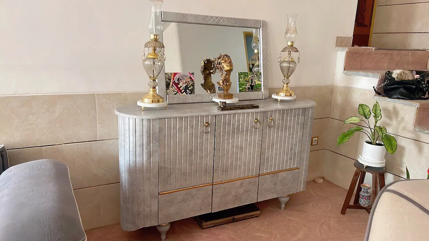 تعدادی وسایل منزل کاملا نونو|جاکفشی، کمد، دراور|صدرا-فارس, فاز ۲|دیوار