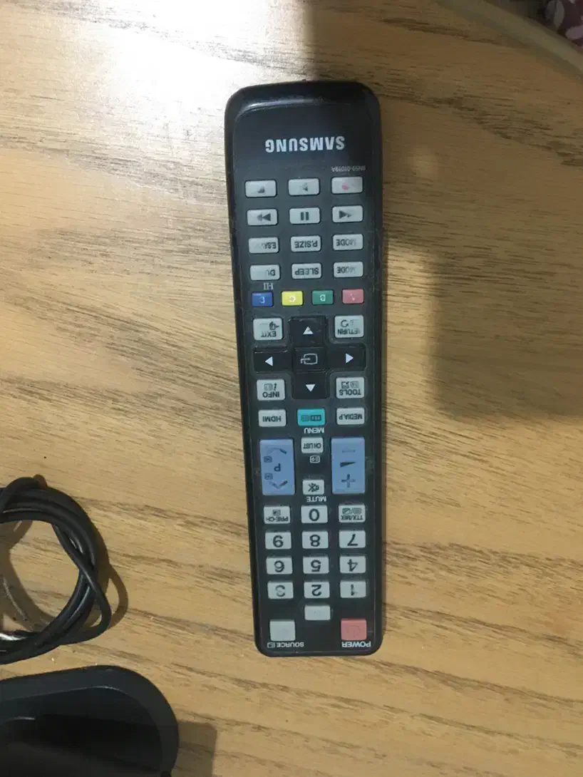 تلویزیون ۴۰ سامسونگ با میز|تلویزیون و پروژکتور|تهران, شهمیرزادی|دیوار