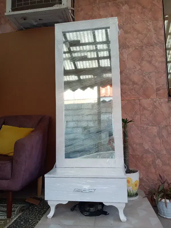 آینه قدی|آینه|رشت, فلسطین|دیوار