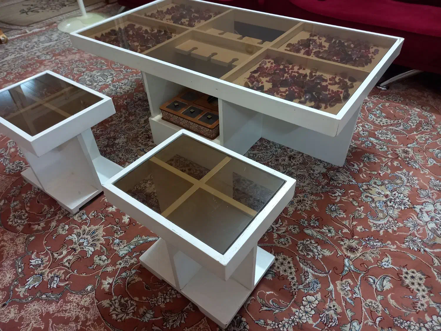 میز جلو مبلی  سه تیکه میز بزرک با دو میز کوچیک|مبلمان خانگی و میز عسلی|تربت‌حیدریه, ۴۵ متری|دیوار