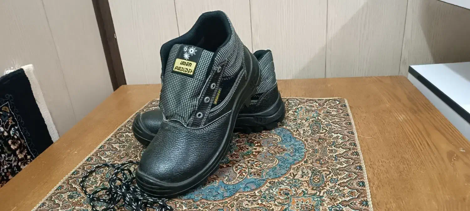 کفش ایمنی نو|کیف، کفش، کمربند|ملایر, |دیوار