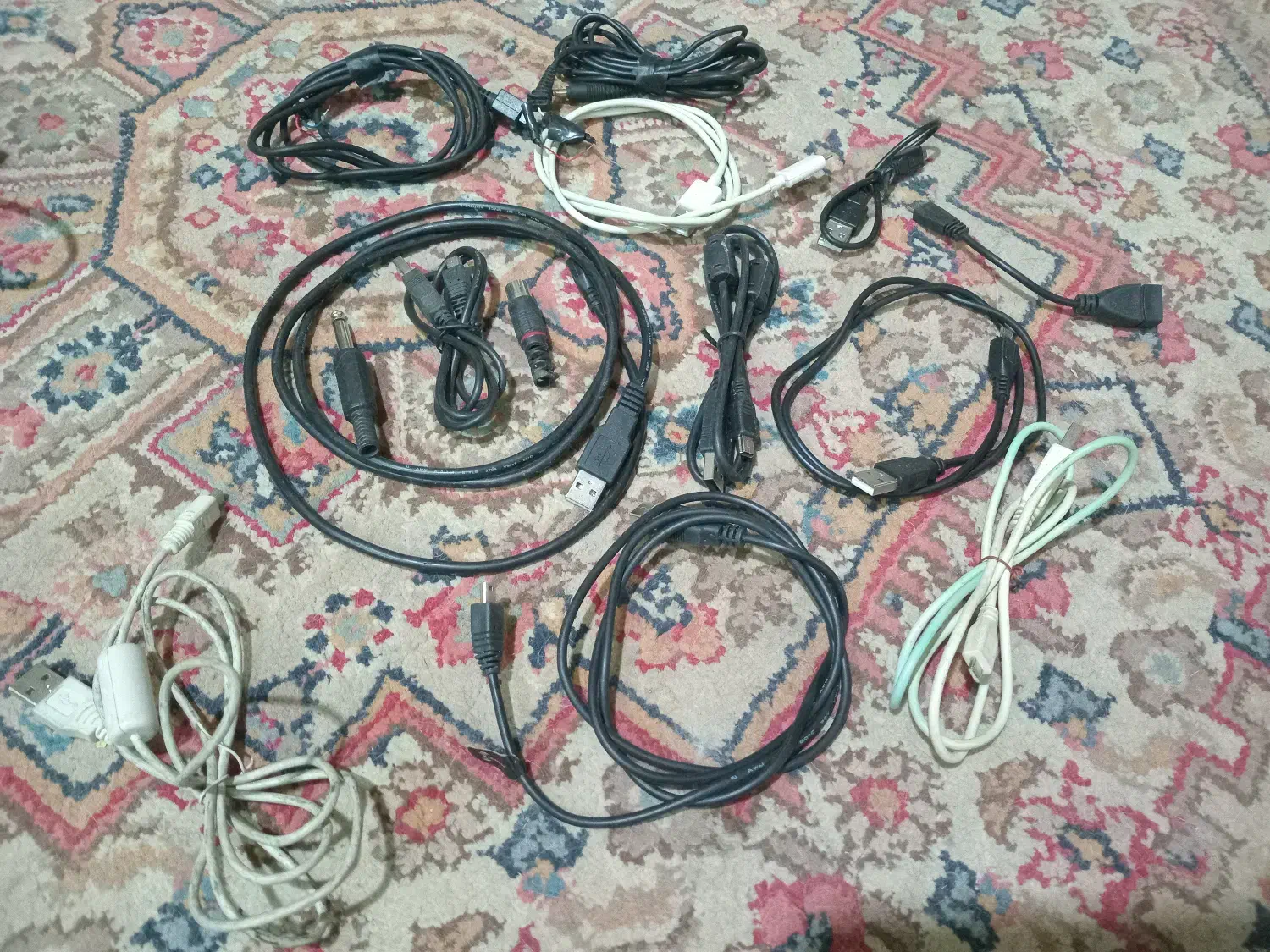 انواع شارژر موبایل قدیمی اتصالات و تبدیل کامپیوتر|قطعات و لوازم جانبی رایانه|تهران, هرندی|دیوار