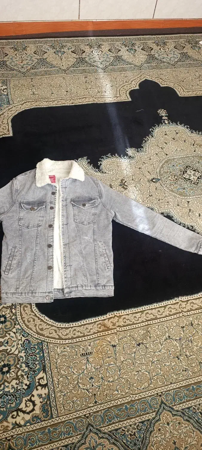 کت جین خاکستری داخل خز|لباس|زرند, |دیوار