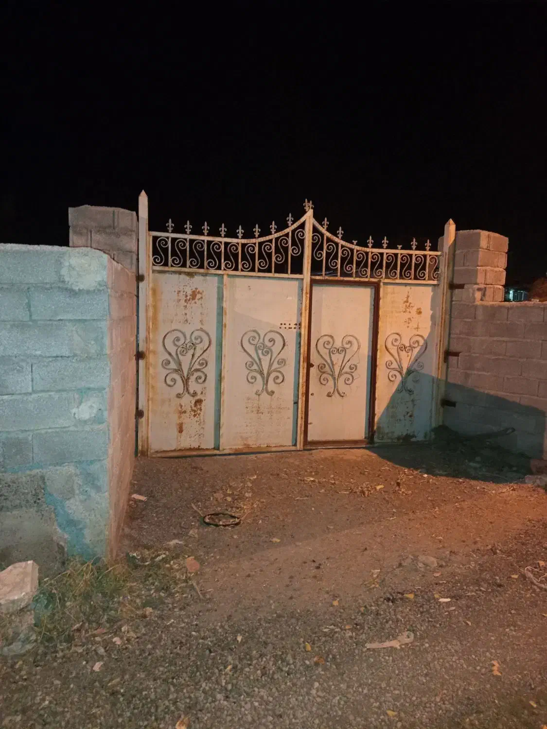 یک باب ساختمان ویلایی حیاط دار سند دار|فروش خانه و ویلا|اسلام آباد, |دیوار