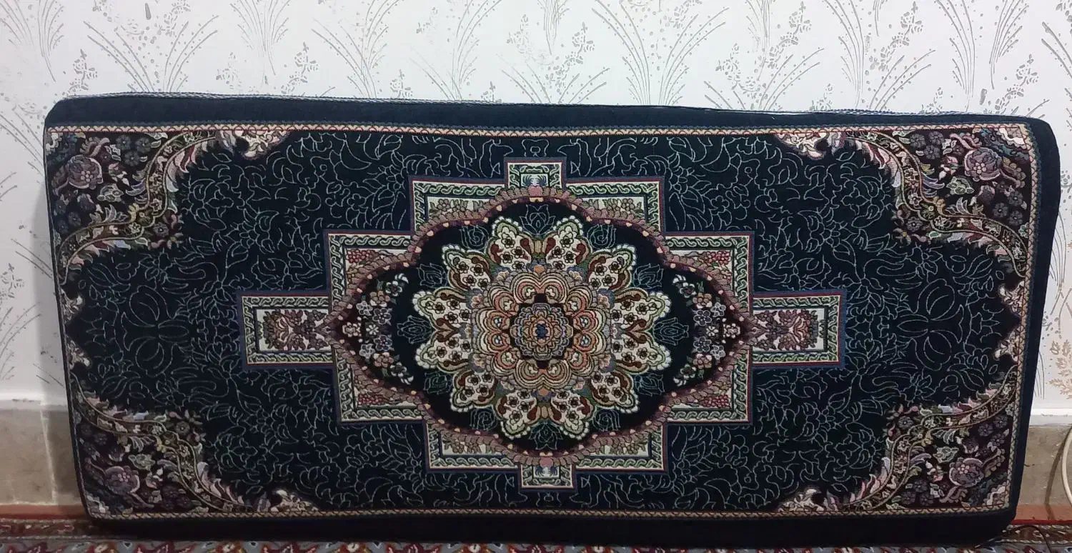 پشتی طرح قالی|پشتی|شیراز, کوشک میدان|دیوار