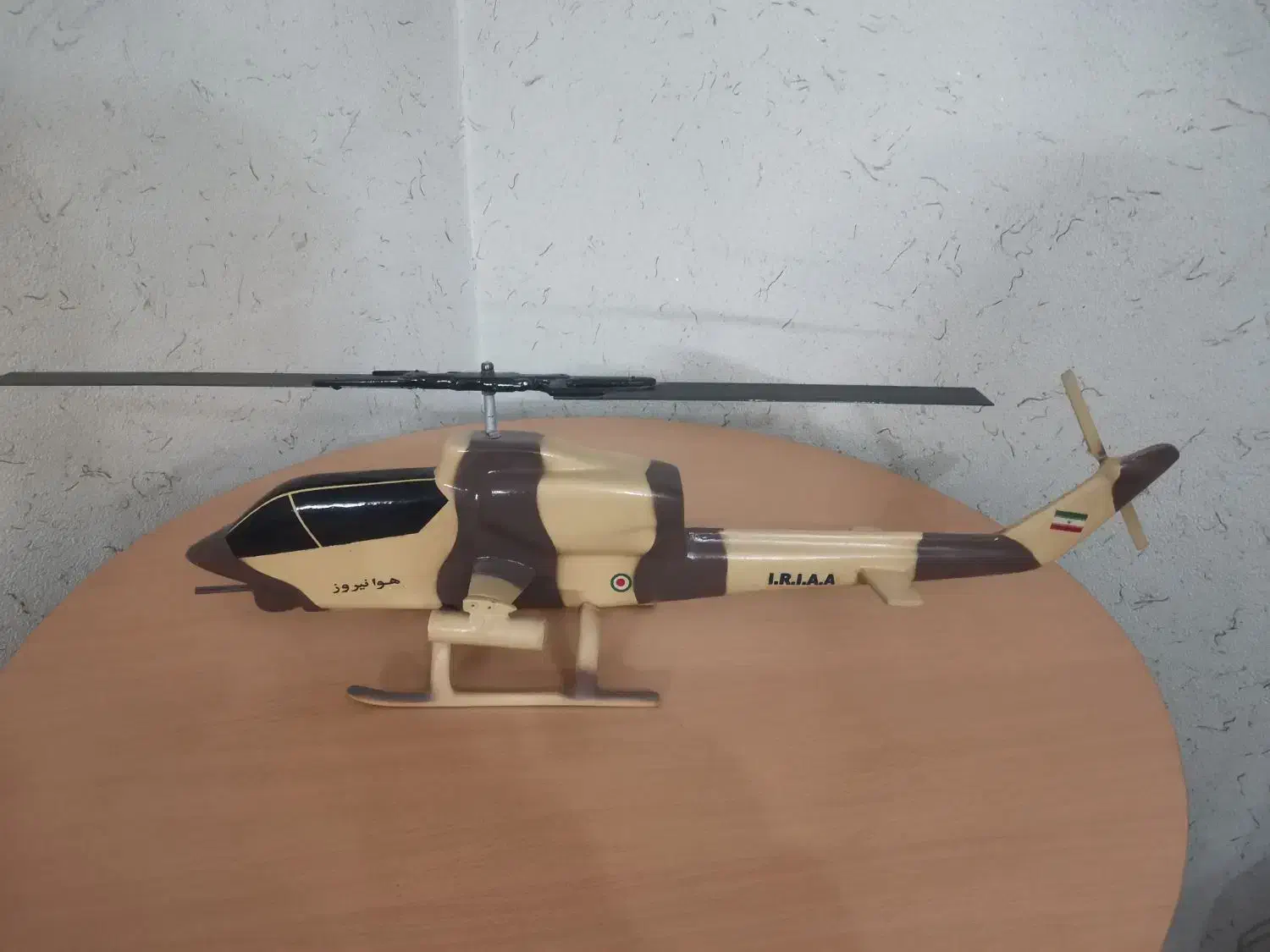 ماکت هلیکوپتر کبری|مجسمه، تندیس، ماکت|اصفهان, دشتستان|دیوار