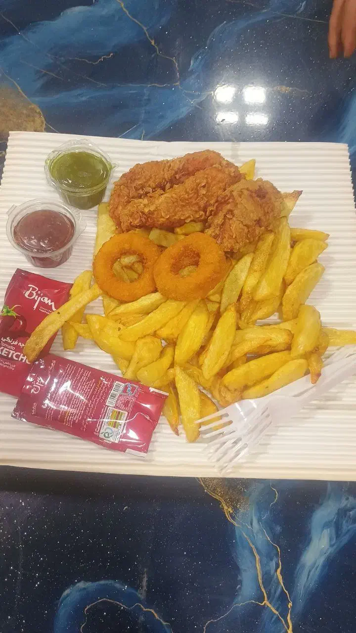 پیتزا و فست فود کافه نایت،پیک رایگان|خوردنی و آشامیدنی|هرسین, |دیوار