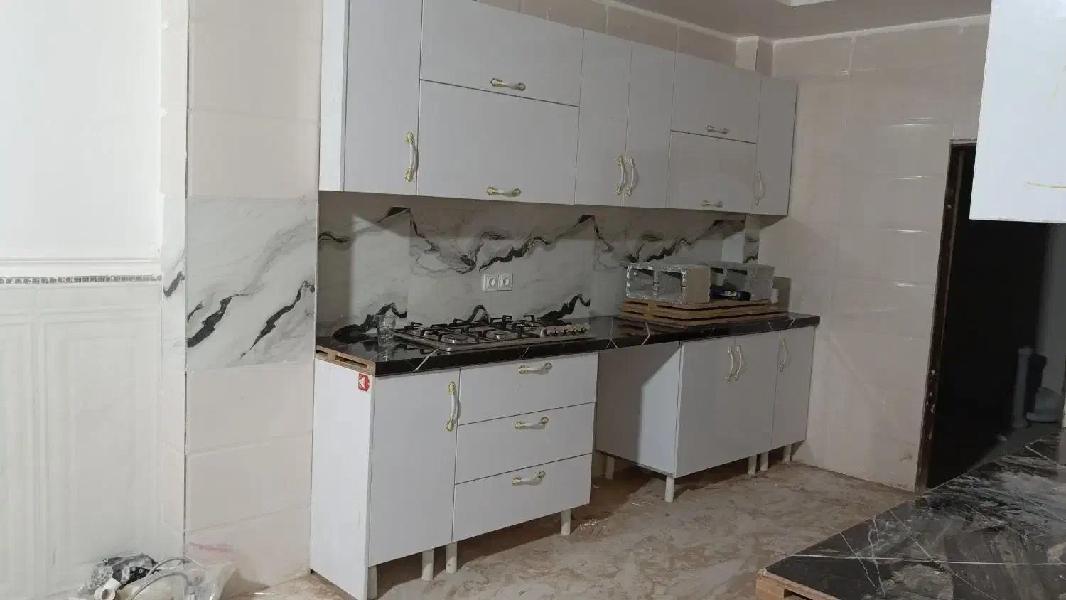 نصب کابینت کار تمیز اخلاق تمیزتر مشتری راضی‌تر|خدمات پیشه و مهارت|میناب, |دیوار