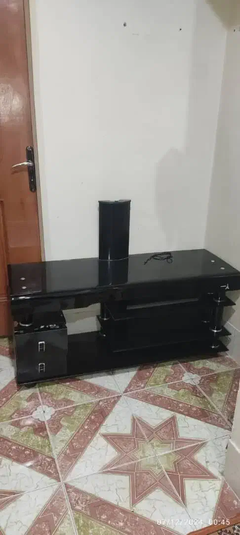 میز تلویزیون سالم|میز تلویزیون|اصفهان, پوریای ولی|دیوار