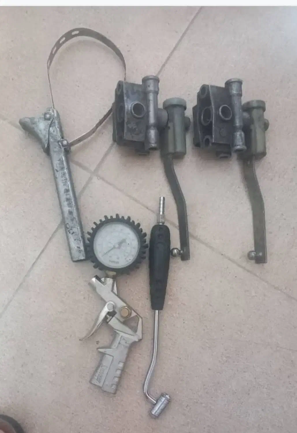 لوازم اتوبوس۴۵۷بشرط سلامت یکجا ده تومن|خودرو سنگین|رباط‌کریم, رباط‌کریم|دیوار