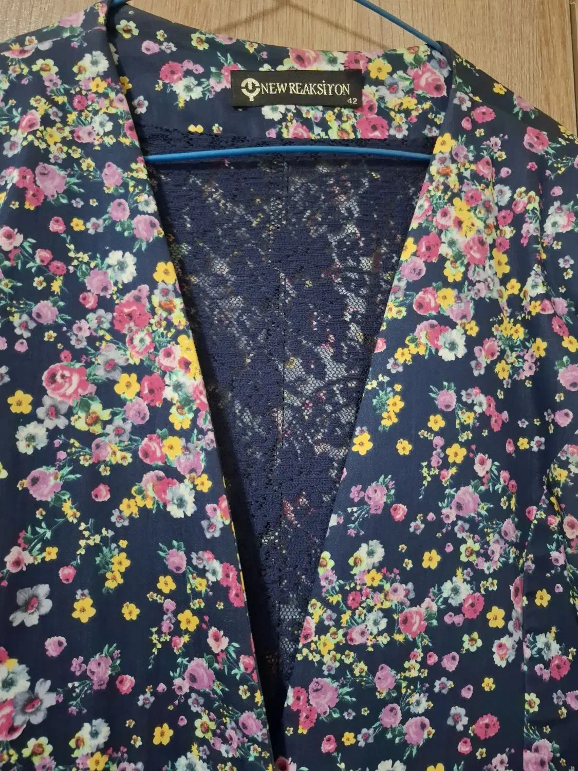 کت بلند|لباس|مشهد, ترمینال|دیوار