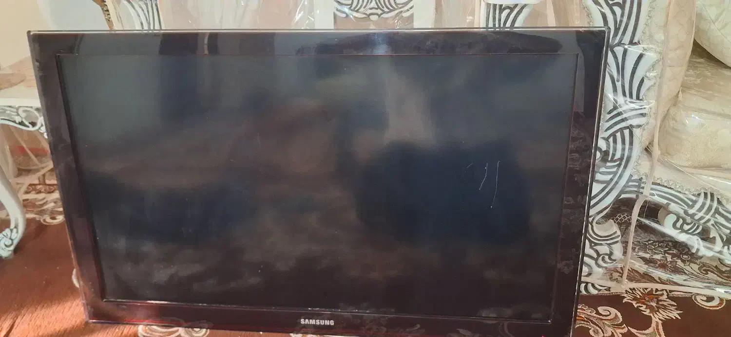 تلوزیون سامسونگ ۴۰ اینچ سالم و بدون ایراد|تلویزیون و پروژکتور|شبستر, |دیوار