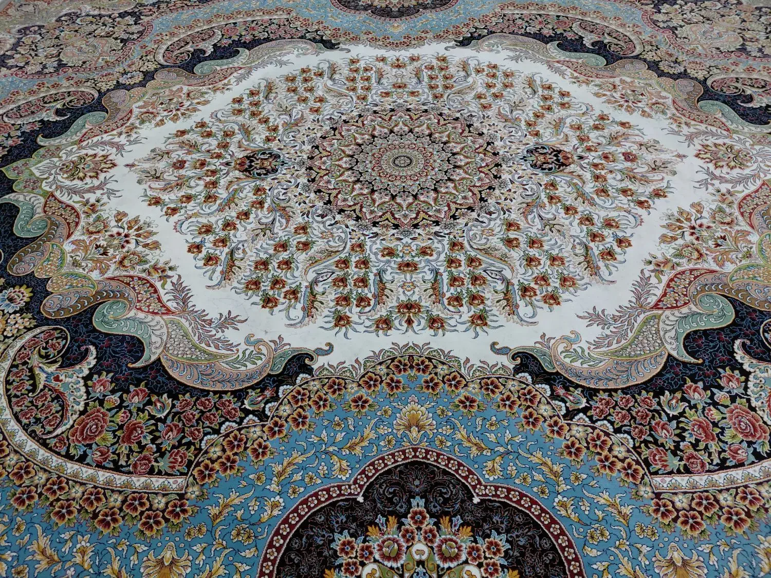 جفت ۱۲ متری تمام نخ ۷۰۰شانه اصلی|فرش|ورامین, خیر آباد|دیوار