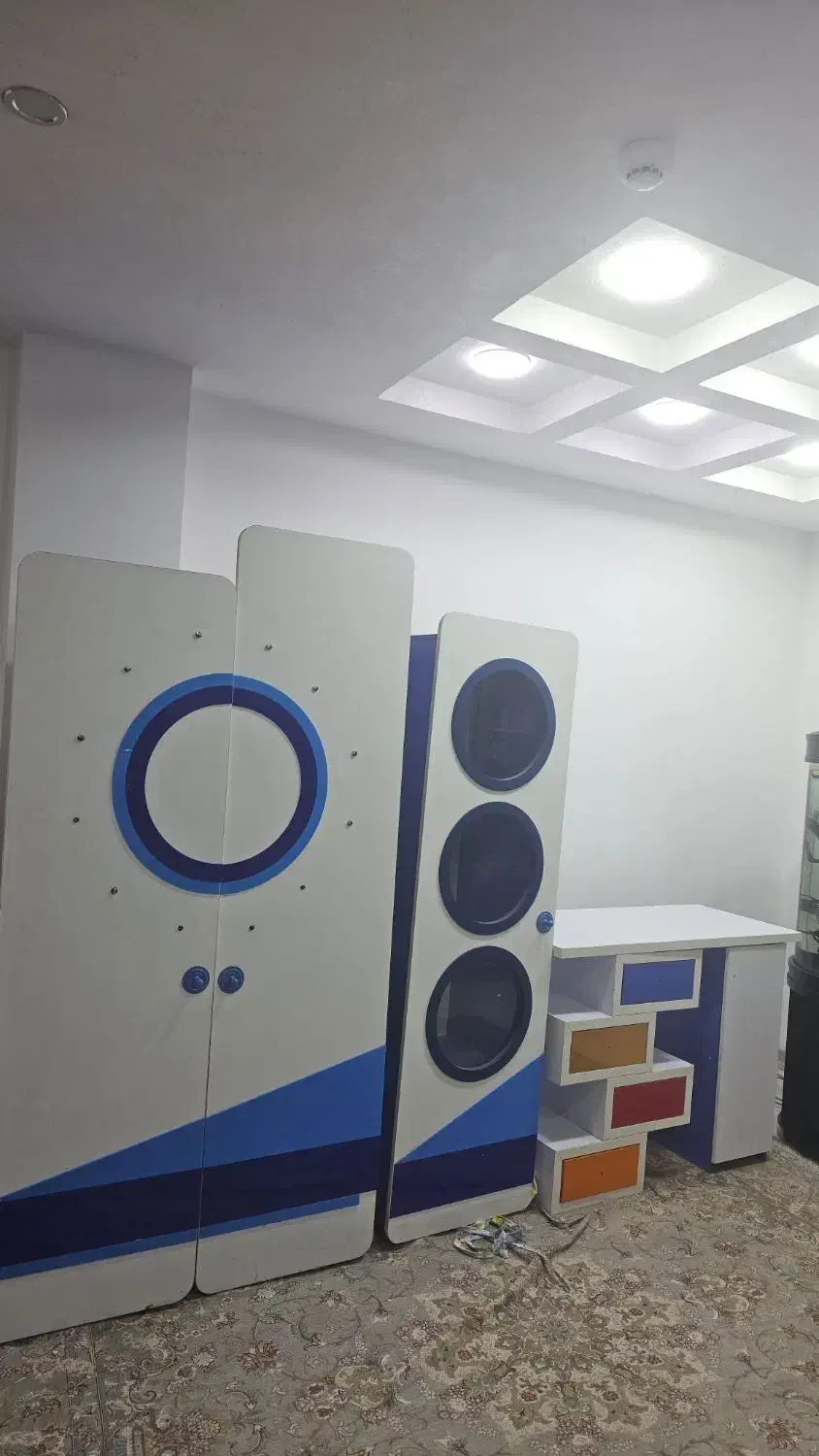 کمد و ویترین  و میز تحریر|بوفه، ویترین، کنسول|اهواز, نادری|دیوار