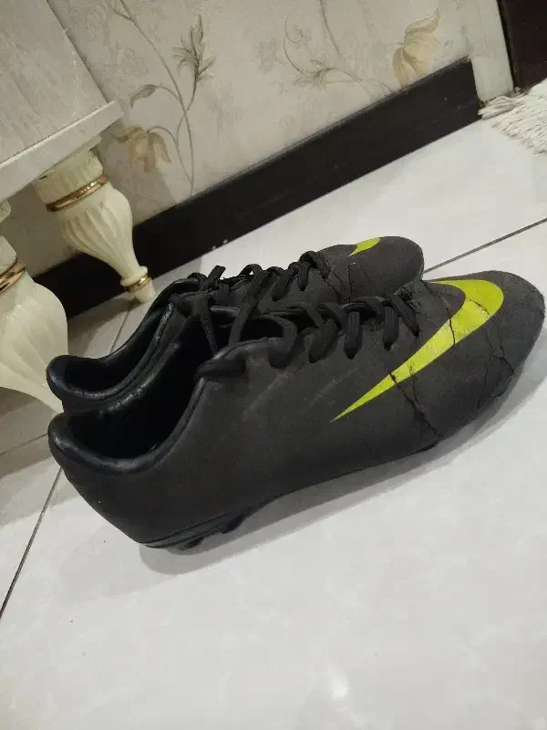 کفش فوتبالی استوک سایز ۳۷-۳۸|کیف، کفش، کمربند|مشکیندشت, |دیوار