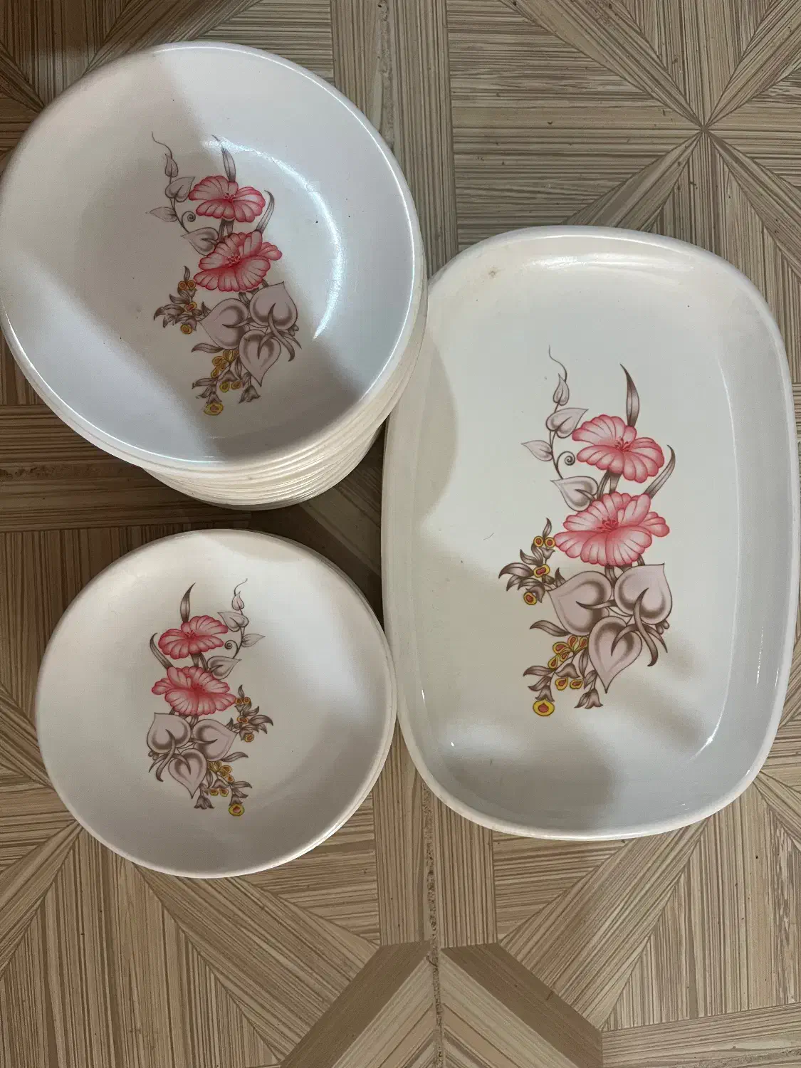 ملامین|ظروف سرو و پذیرایی|یزد, |دیوار