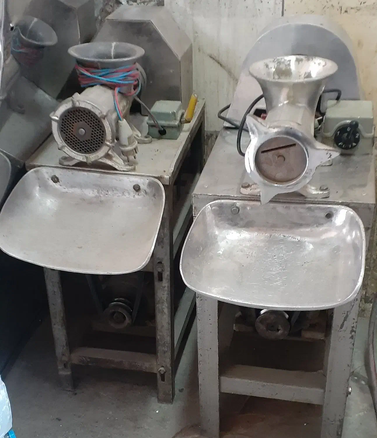 چرخ گوشت صنعتی ۳۲ تسمه ای قنادی ، قصابی|فروشگاه و مغازه|تهران, مسگرآباد|دیوار