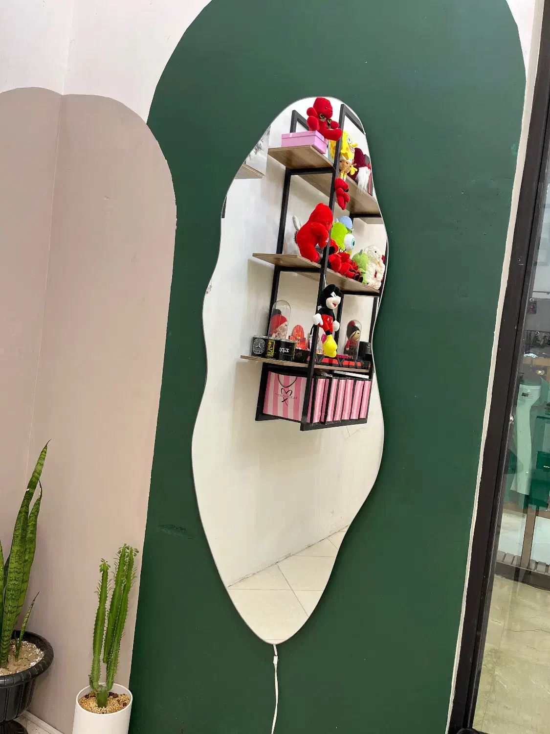 آیینه قدی|آرایشگاه و سالن‌های زیبایی|نکا, |دیوار