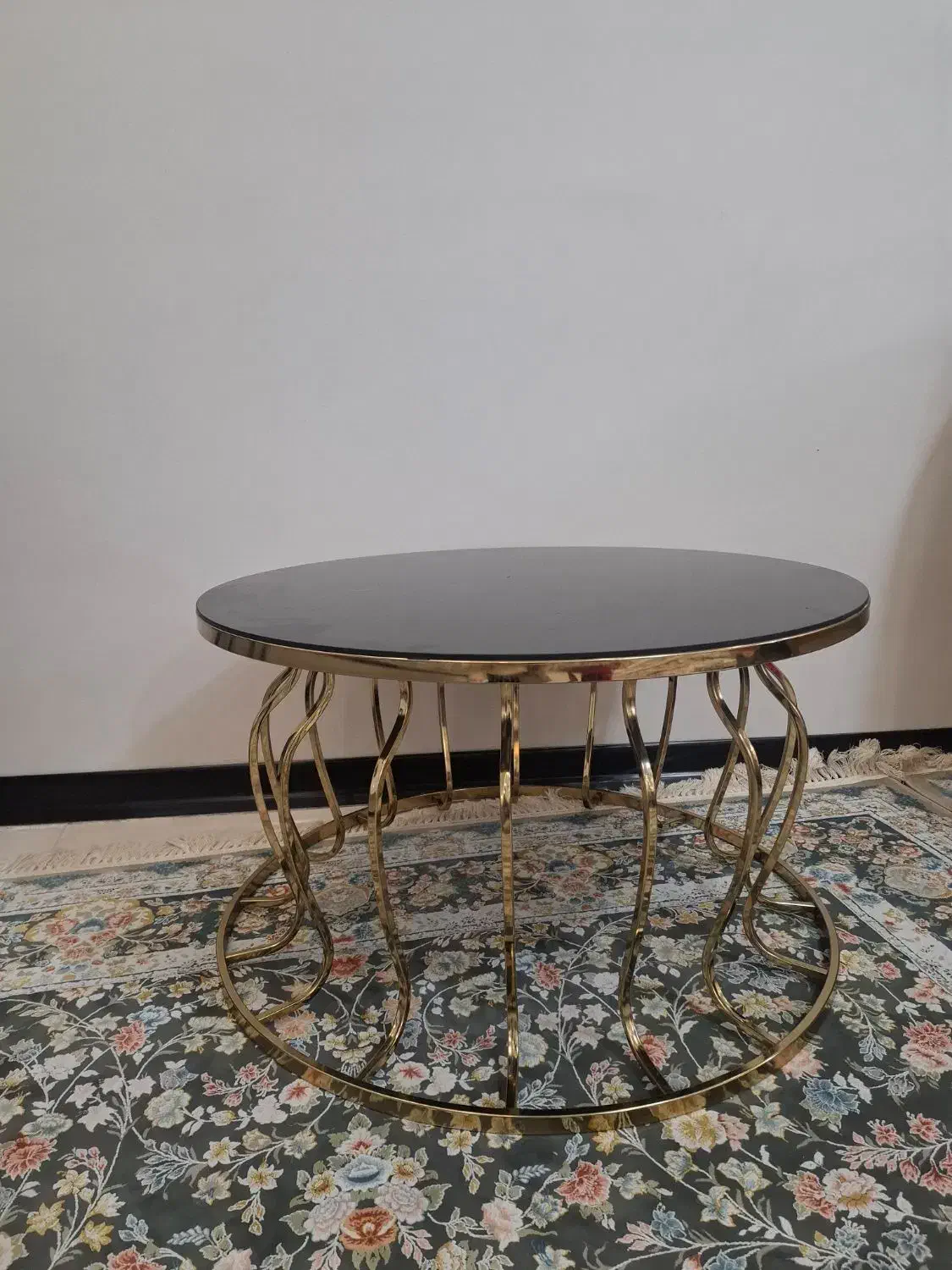 میز عسلی و رئال در حد نو|مبلمان خانگی و میز عسلی|بومهن, |دیوار