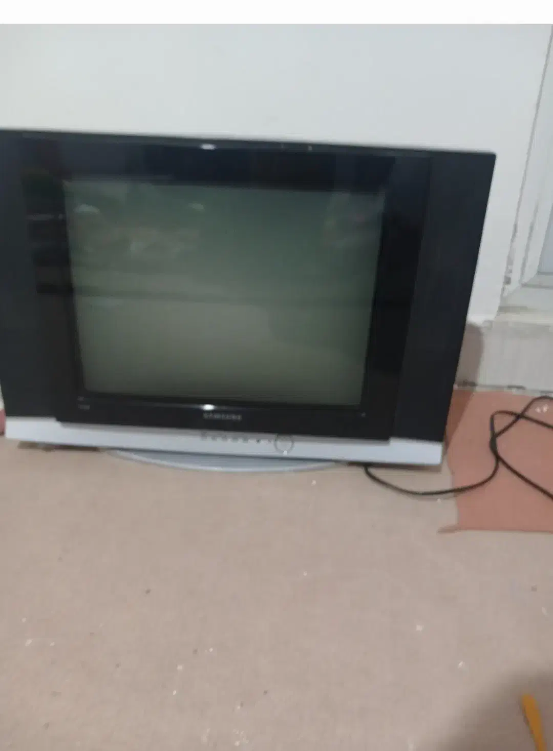 تلویزیون ۲۱ اینچ|تلویزیون و پروژکتور|کوهدشت, |دیوار