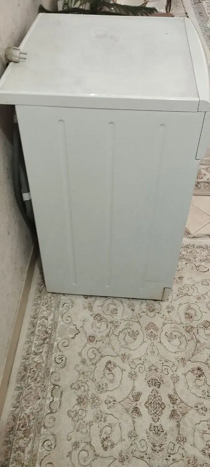 ماشین لباسشویی|ماشین لباسشویی و خشککن لباس|فولادشهر, C8|دیوار