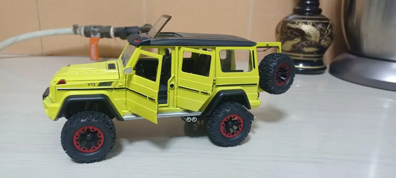 ماکت ماشین بنز جی کلاس|مجسمه، تندیس، ماکت|برازجان, |دیوار