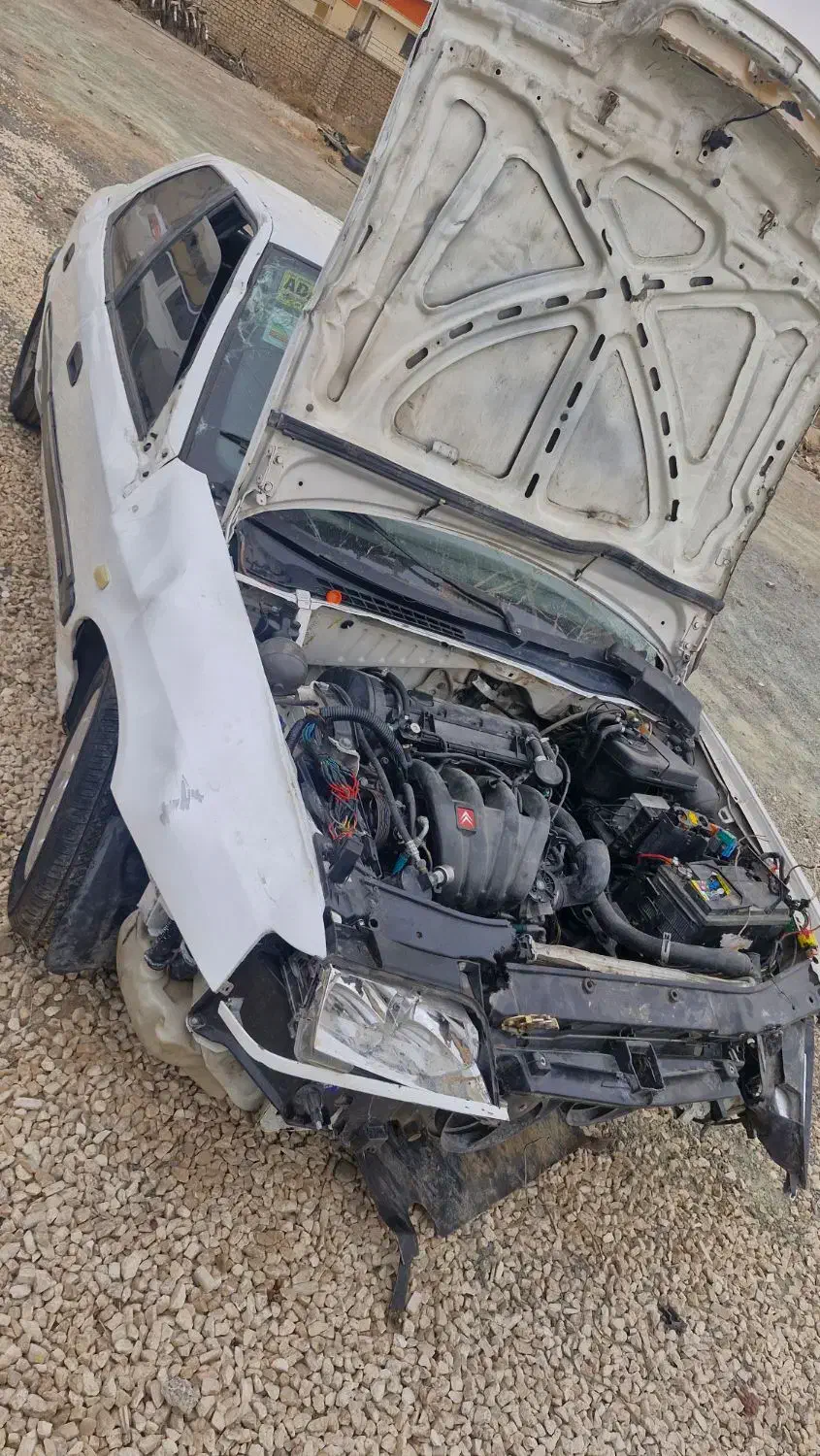 زانتیا مدل ۸۸ تصادفی چپی|خودرو سواری و وانت|کاشان, شهرک صنعتی فتح المبین|دیوار