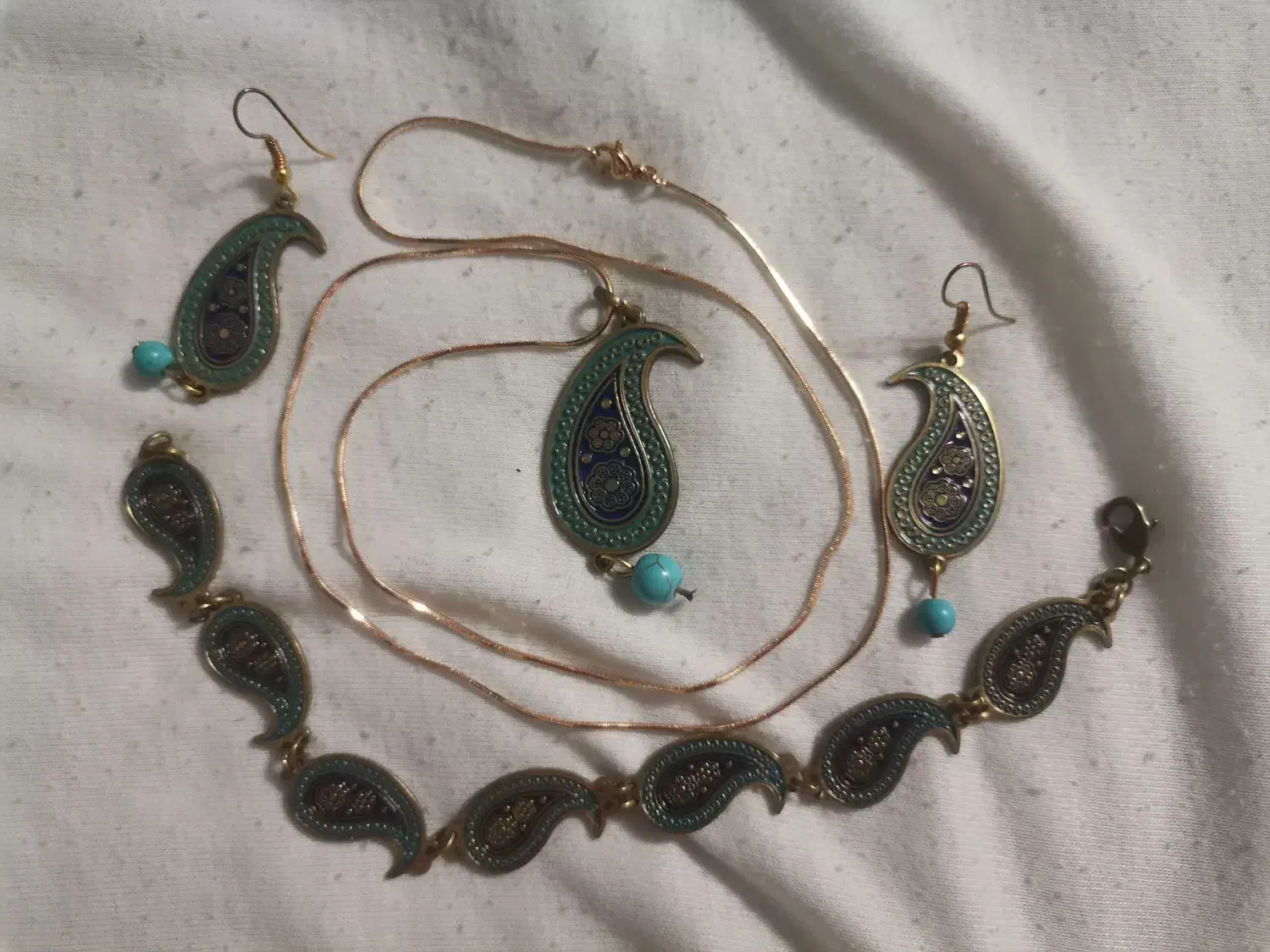 بدلیجات|جواهرات|گناباد, |دیوار