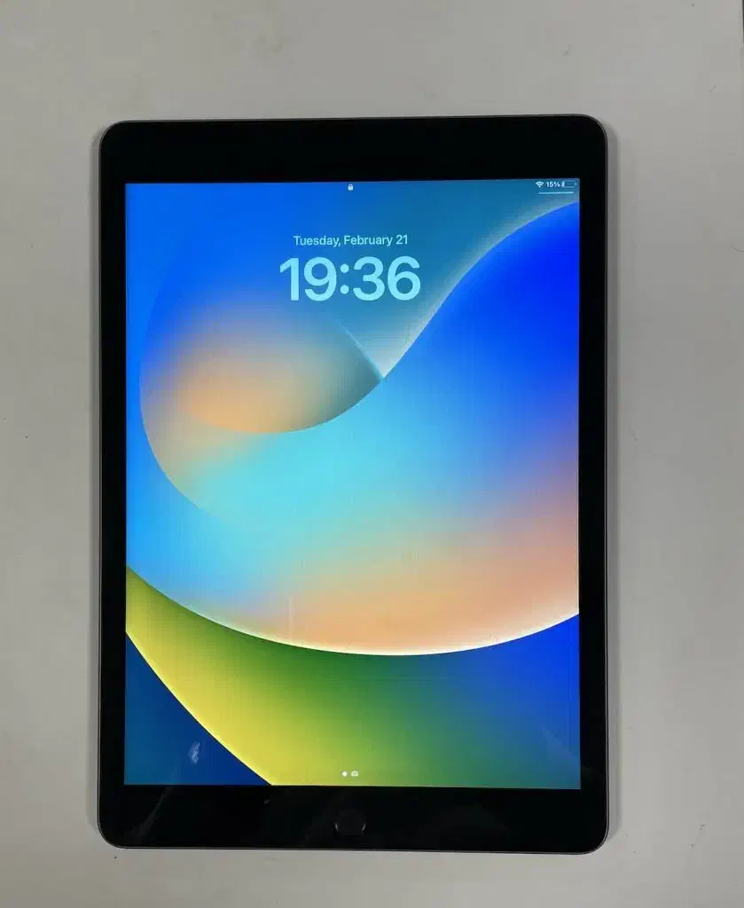 ایپد9 نقره ای ۶۴g در حد|تبلت|ارومیه, |دیوار