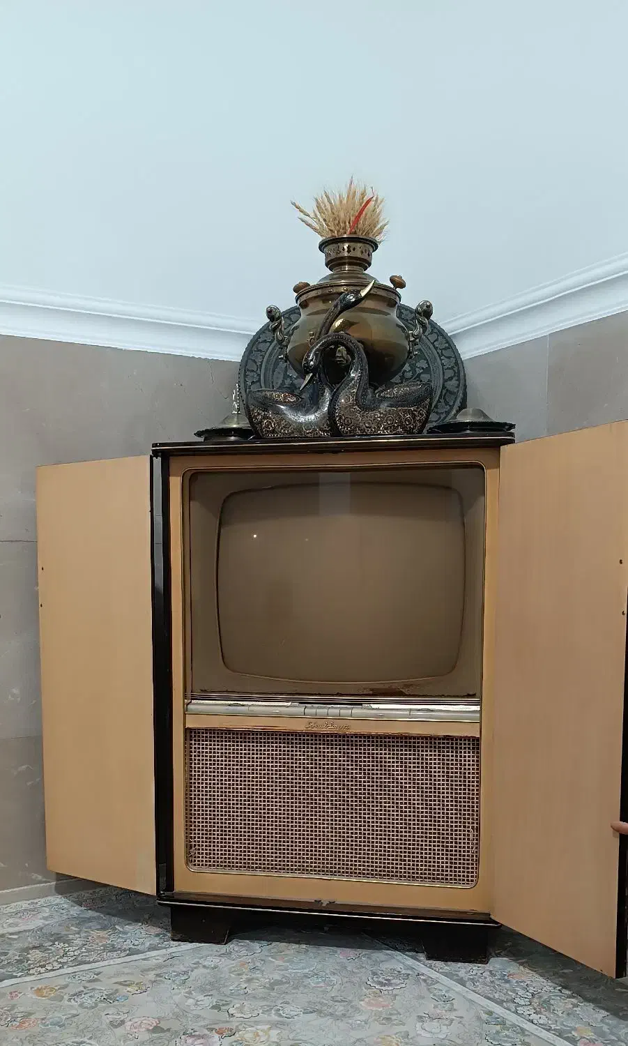 تلویزیون و رادیو قدیمی|تلویزیون و پروژکتور|فشاپویه, |دیوار