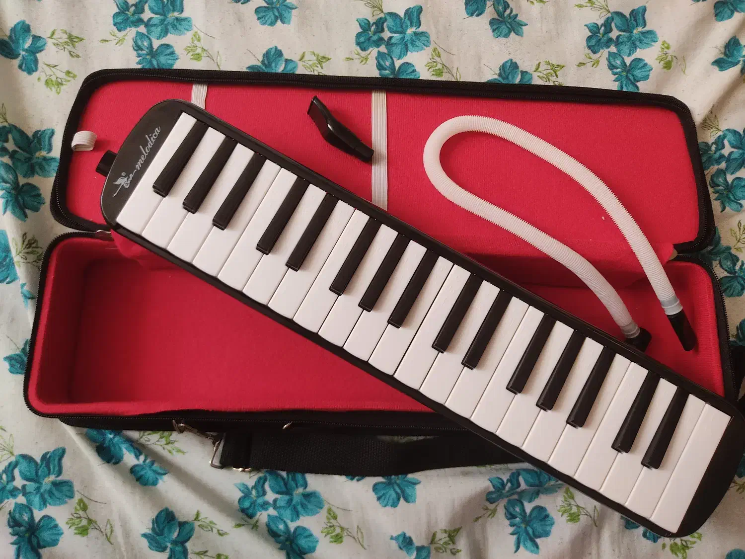 ساز ملودیکا|پیانو، کیبورد، آکاردئون|یزد, |دیوار