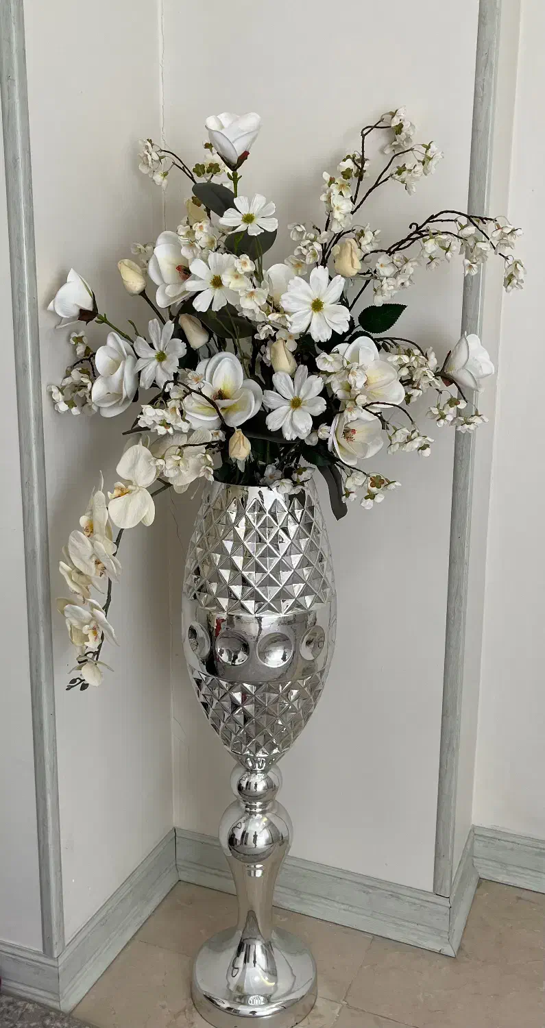 گلدان بلند به همراه گل مصنوعی خارجی|گل مصنوعی|تهران, نارمک|دیوار