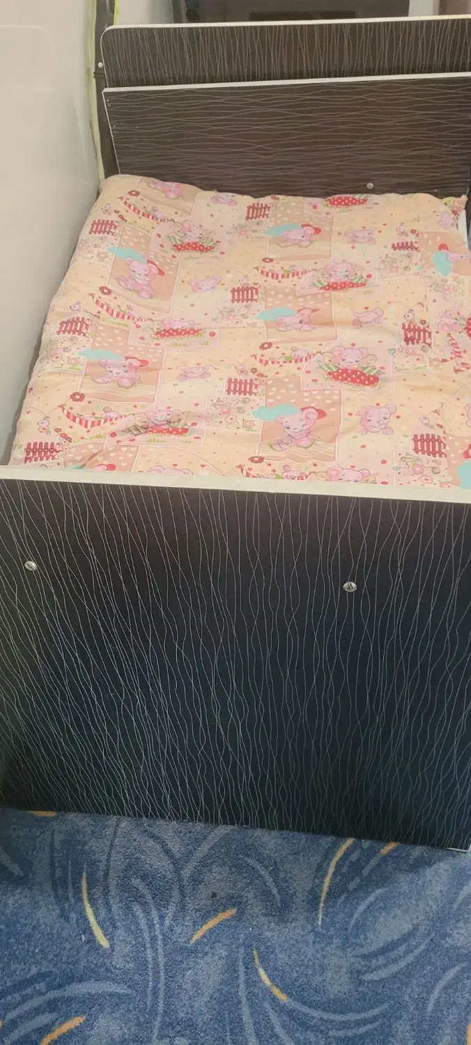 تخت گهواره ای نوزاد|تخت و سرویس خواب|جاجرم, |دیوار