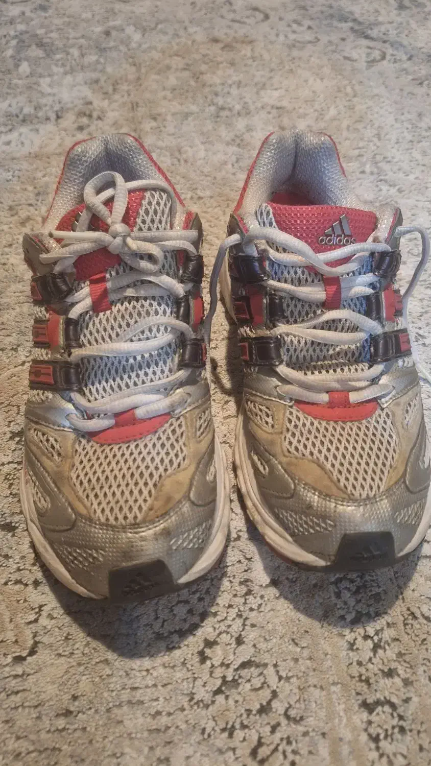 کتانی آدیداس (اصل). دخترانه|کیف، کفش، کمربند|تهران, آسمان|دیوار