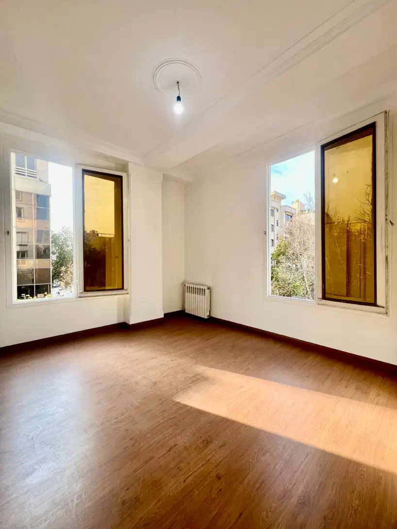 ۷۴ متر آپارتمان / ۲ خواب / سه جهت نور / میرداماد