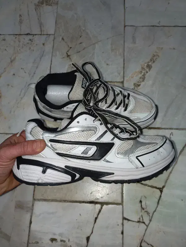 کتانی دیزل اورجینال 43|کیف، کفش، کمربند|گرمی, |دیوار