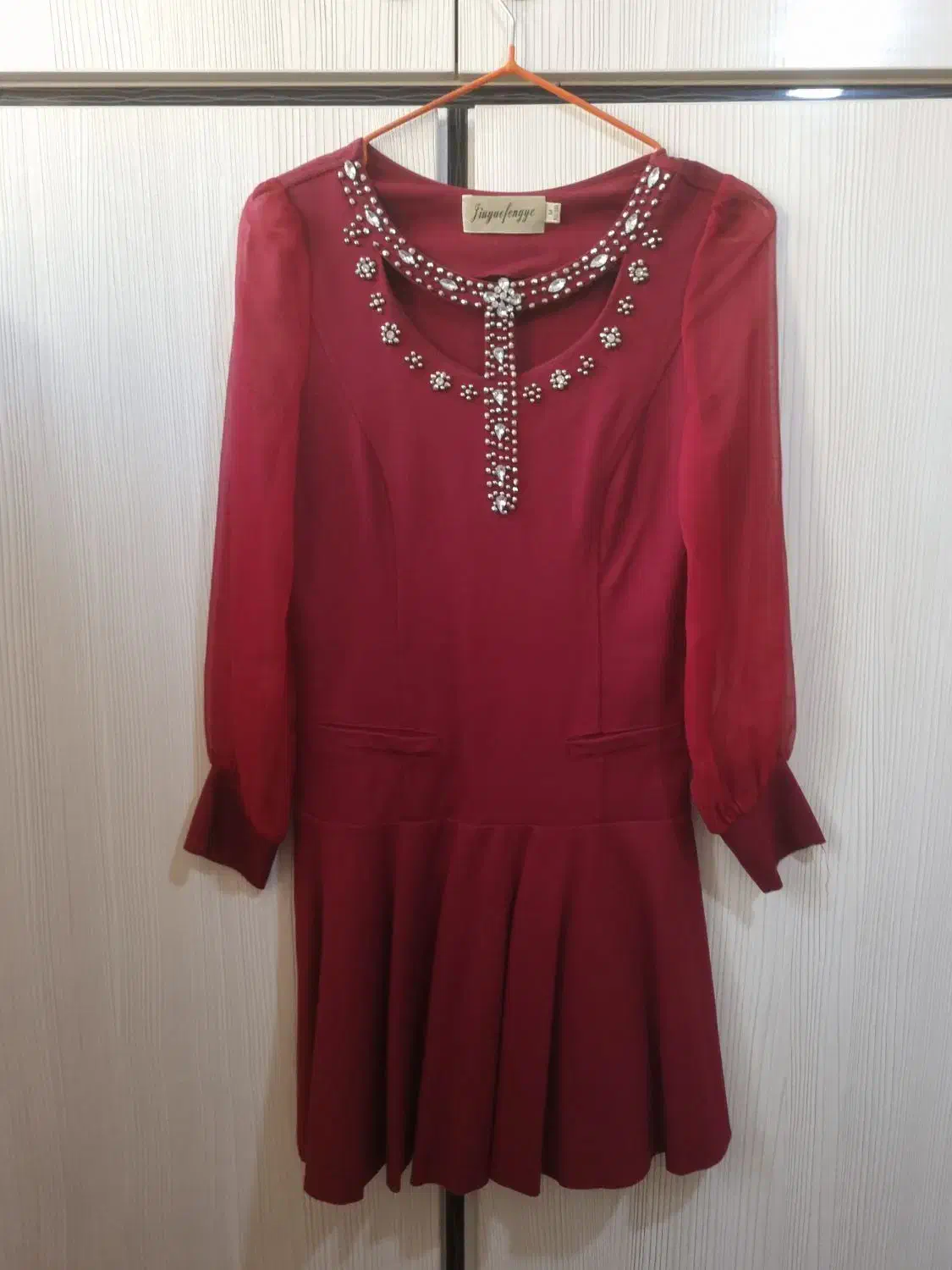 پیراهن دخترانه مجلسی|لباس|شاهین‌شهر, نبوت|دیوار