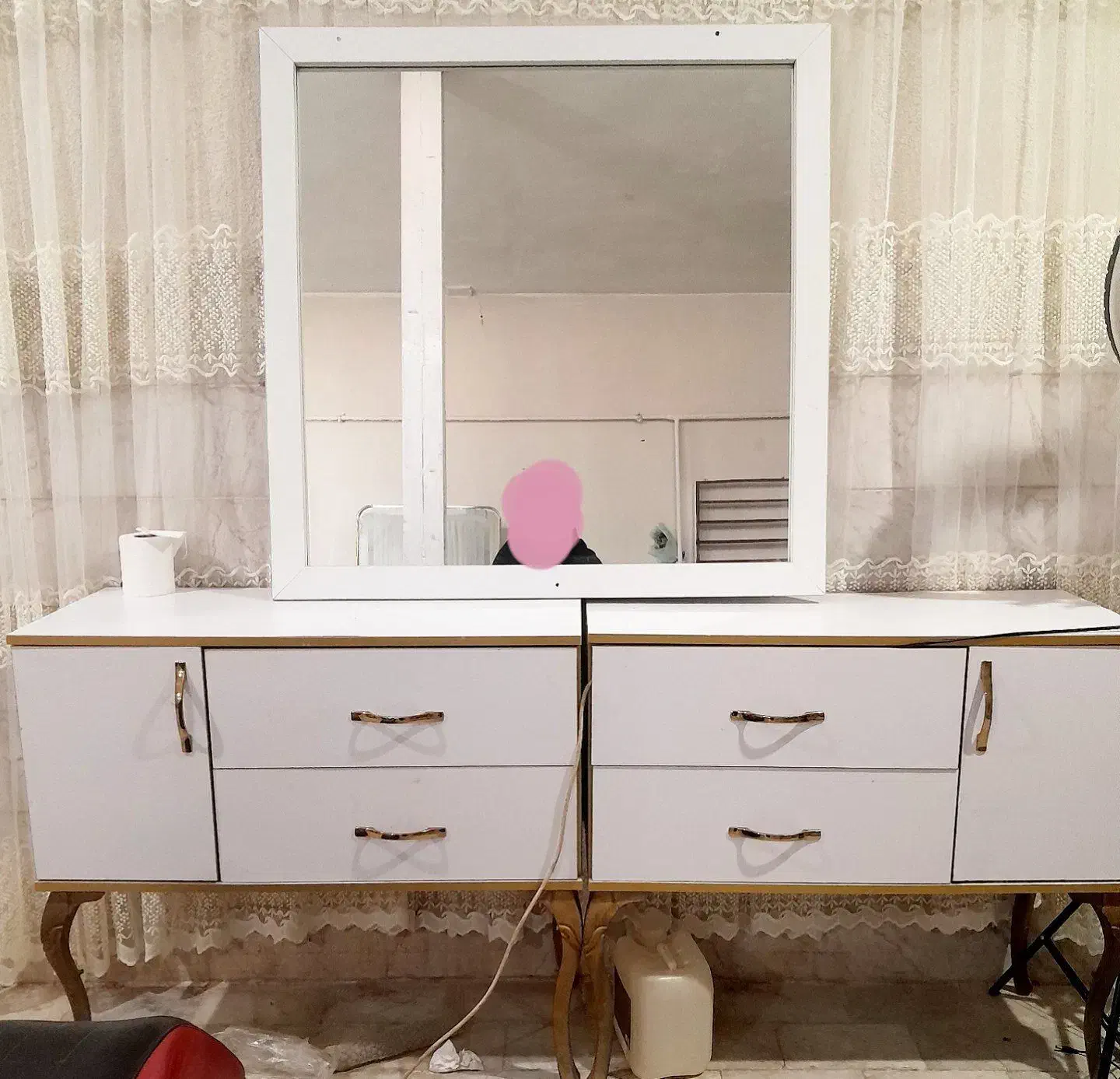 لوازم ارایشگاه|آرایشگاه و سالن‌های زیبایی|قیدار, |دیوار