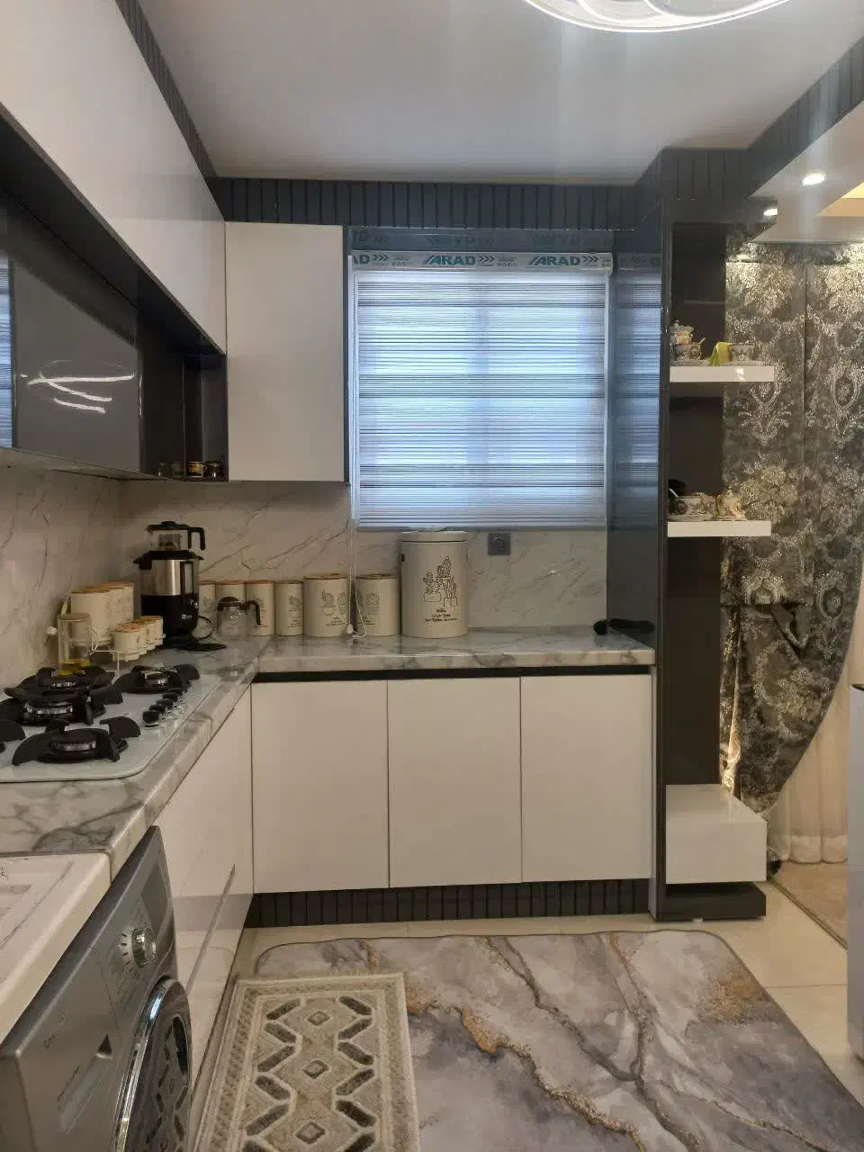 منزل شیک ودربست بدون پله درمرکزشهرباپکیج وشوفاژ|اجارهٔ کوتاه‌مدت آپارتمان و سوئیت|کاشان, لتحر|دیوار