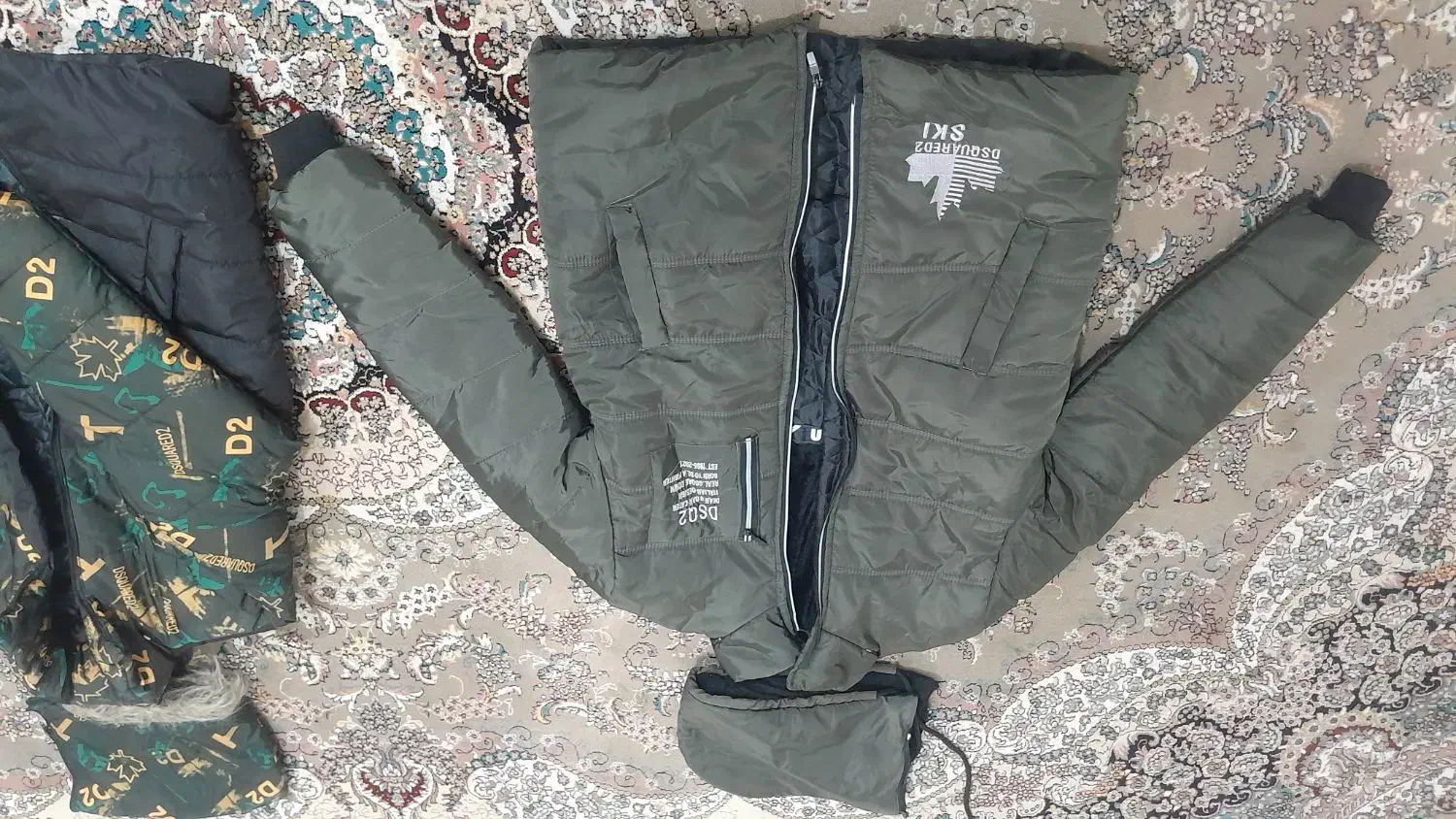 کاپشن|لباس|یزد, |دیوار